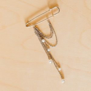 Classic Pearl & Metal Kilt Pin Brooch